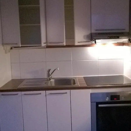 아파트 Nostalgic 2 Bedroom Near The Center, Free Parking