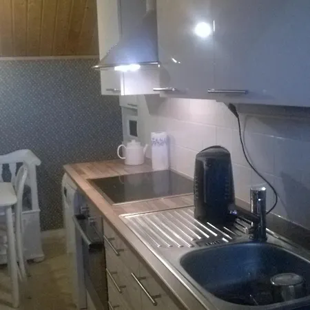 Nostalgic 2 Bedroom Near The Center, Free Parking 아파트 *